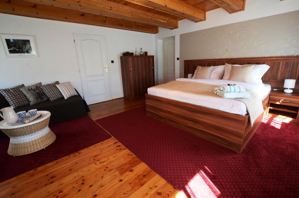 Pension Pod Morskym Okem Karlovice  Luaran gambar